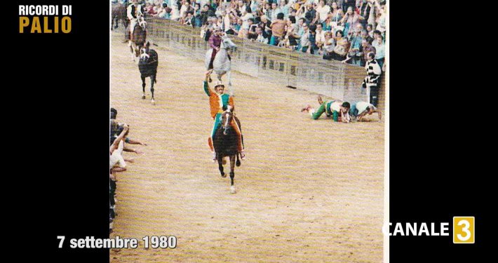 Silvano Vigni detto Bastiano durante il Palio del 7 settembre 1980