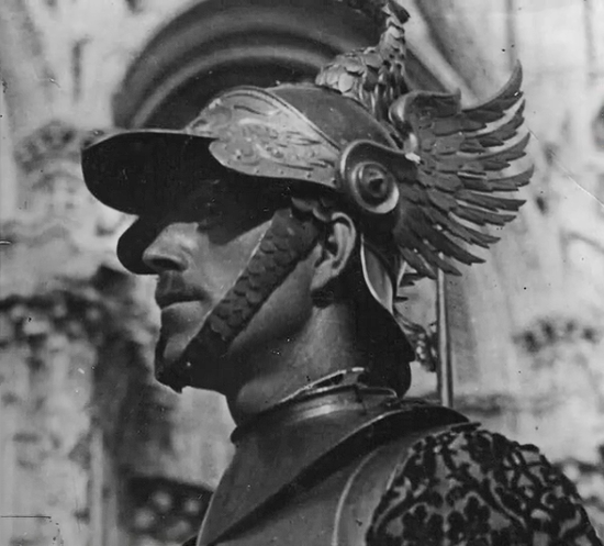 Ottorino Luschi detto Cispa nell'Aquila al Palio del 2 luglio 1931